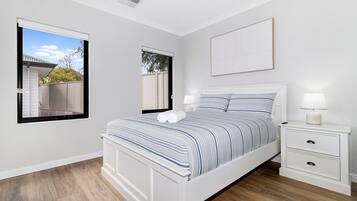 3 bedrooms, travel crib, free WiFi, bed sheets