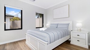 3 habitaciones, cuna de viaje, wifi gratis y ropa de cama 