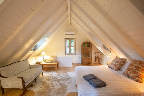 Sugar Cube: Charming & Artsy 1 bedroom cottage in the heart of Harbour Island