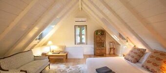 Sugar Cube: Charming & Artsy 1 bedroom cottage in the heart of Harbour Island