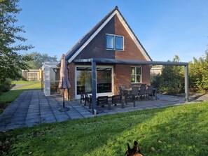 House | Outdoor dining