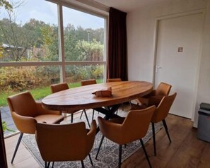 House | Dining - Detached Bungalow for 8 People, Fully Equipped (Schoonloo)