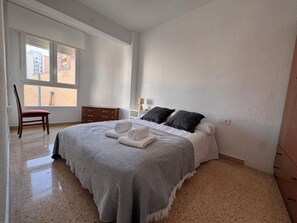 3 dormitorios, tabla de planchar con plancha, wifi y ropa de cama