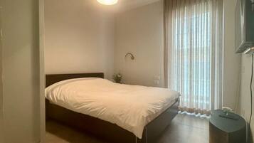 3 Schlafzimmer, Bügeleisen/Bügelbrett