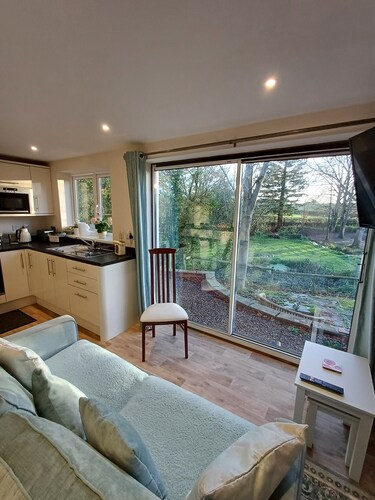 Piddlebrook is a delightful self contained flat in the village of Inkberrow.