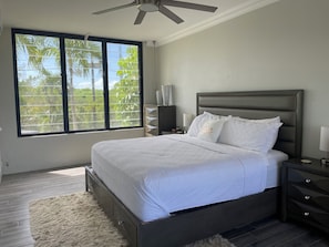 1 habitación, escritorio, wifi gratis y ropa de cama