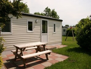 Balcony - Budget-friendly Mobile Home for 4 People (Terwolde)