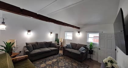 Country Cottage by the Salmon River