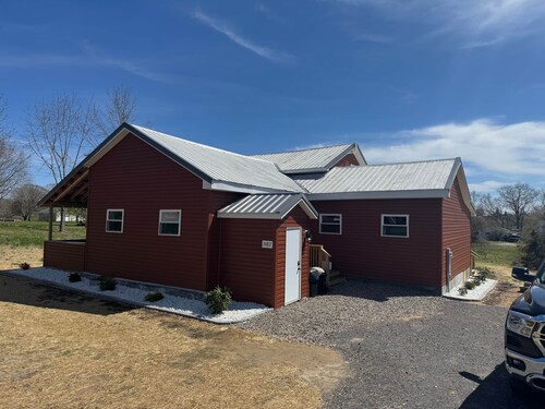 Country Cottage by the Salmon River
