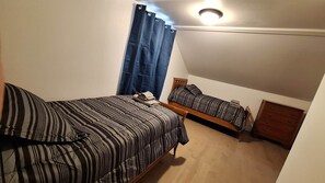 3 bedrooms, iron/ironing board, free WiFi, bed sheets