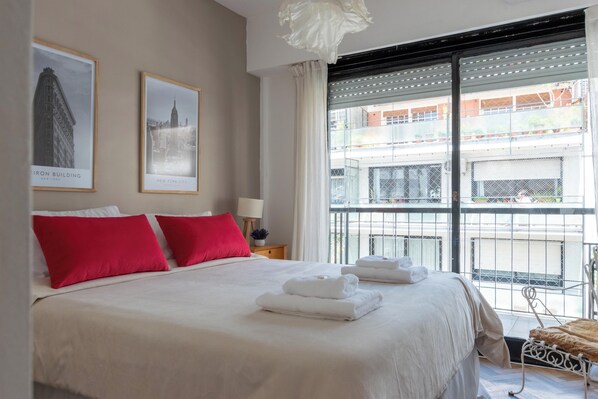 Apartment | 2 bedrooms, blackout curtains, iron/ironing board, free WiFi - MOT Anchorena 1400 (Buenos Aires)