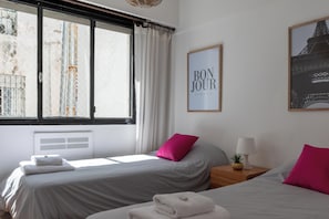 Apartment | 2 bedrooms, blackout curtains, iron/ironing board, free WiFi - MOT Anchorena 1400 (Buenos Aires)