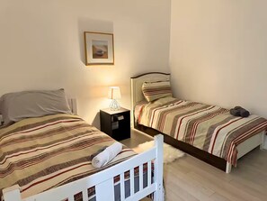 2 bedrooms, iron/ironing board, WiFi, bed sheets