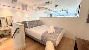 2 chambres, fer et planche à repasser, Wi-Fi, draps fournis