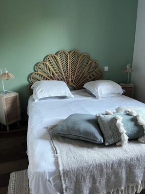 2 bedrooms, iron/ironing board, free WiFi