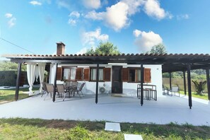 Luxury House, Garden View | Terrace/patio
