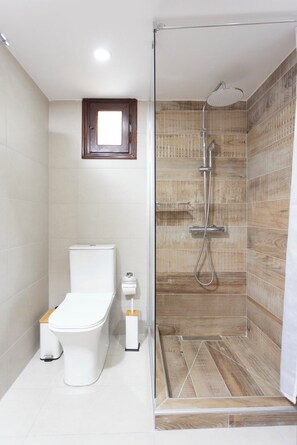 Casa de lujo, vista al jardín | Baño
