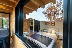 4 habitaciones, tabla de planchar con plancha, internet y ropa de cama 