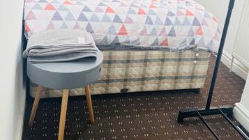 House | 4 bedrooms, bed sheets