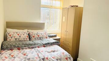 House | 4 bedrooms, bed sheets