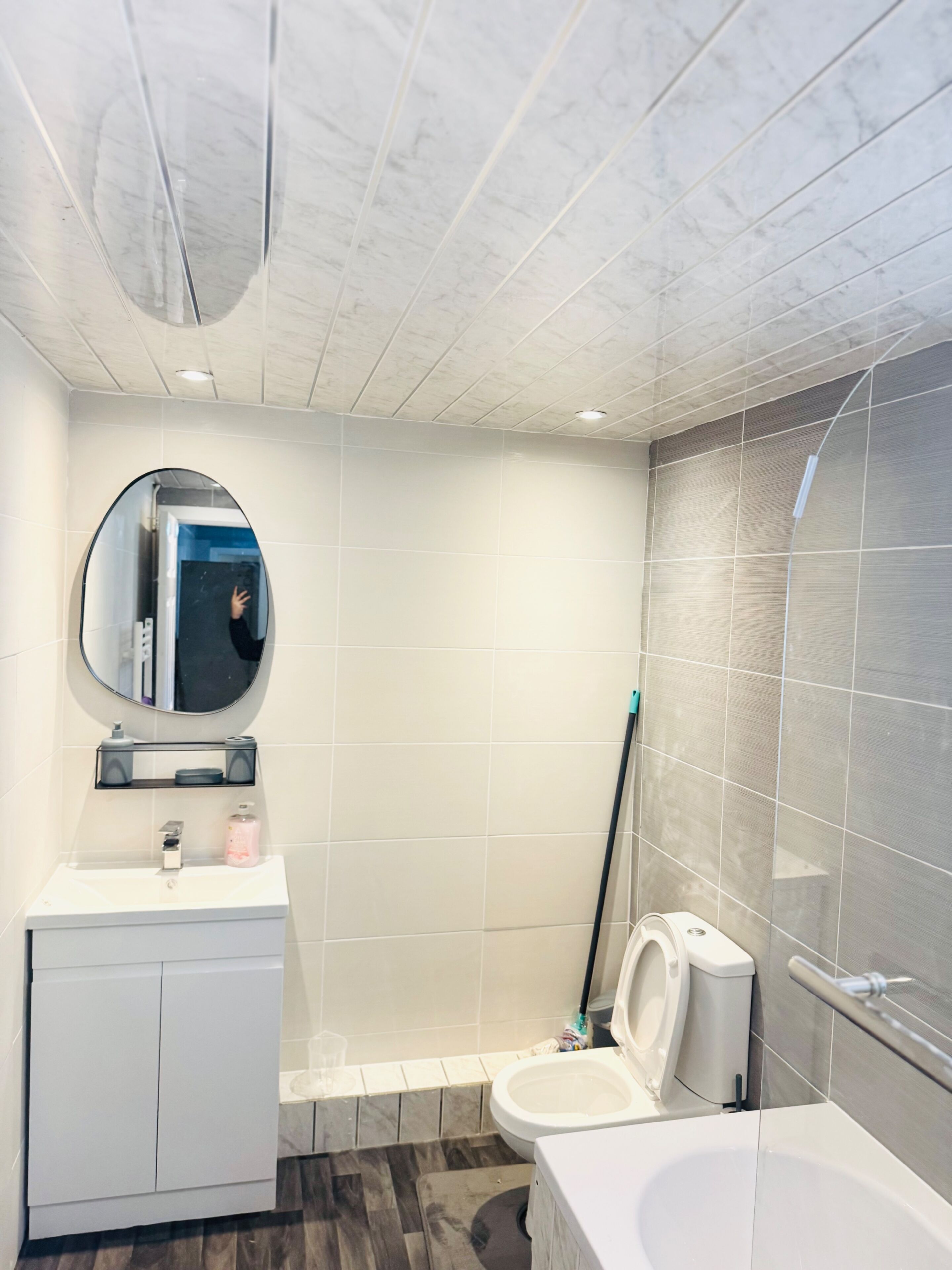 House | Bathroom | Separate tub and shower, deep soaking tub, towels