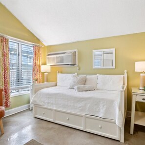 1 bedroom, desk, free WiFi, bed sheets