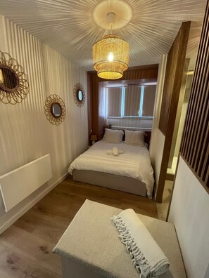 1 chambre, fer et planche à repasser, Wi-Fi, draps fournis