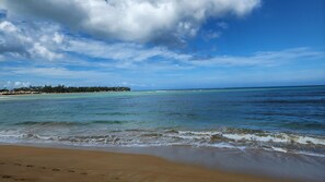 Am Strand, Liegestühle, Strandtücher