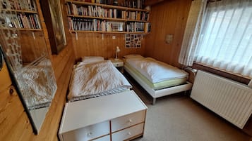 1 habitación, tabla de planchar con plancha y wifi
