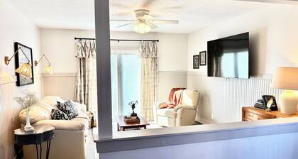 Cozy Cul-de-sac in southern Panama City. Close to town and Beaches