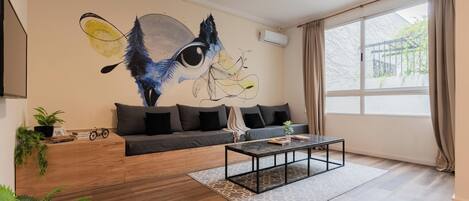 Comfort Apartment, City View | Living area