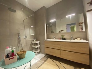Apartment | Badezimmer