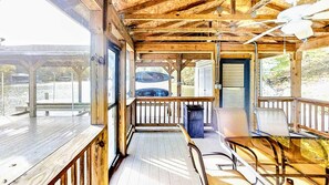 Outdoor dining - Beautiful Lakefront Lake Anna Views, Dock, Firepit (Mineral)