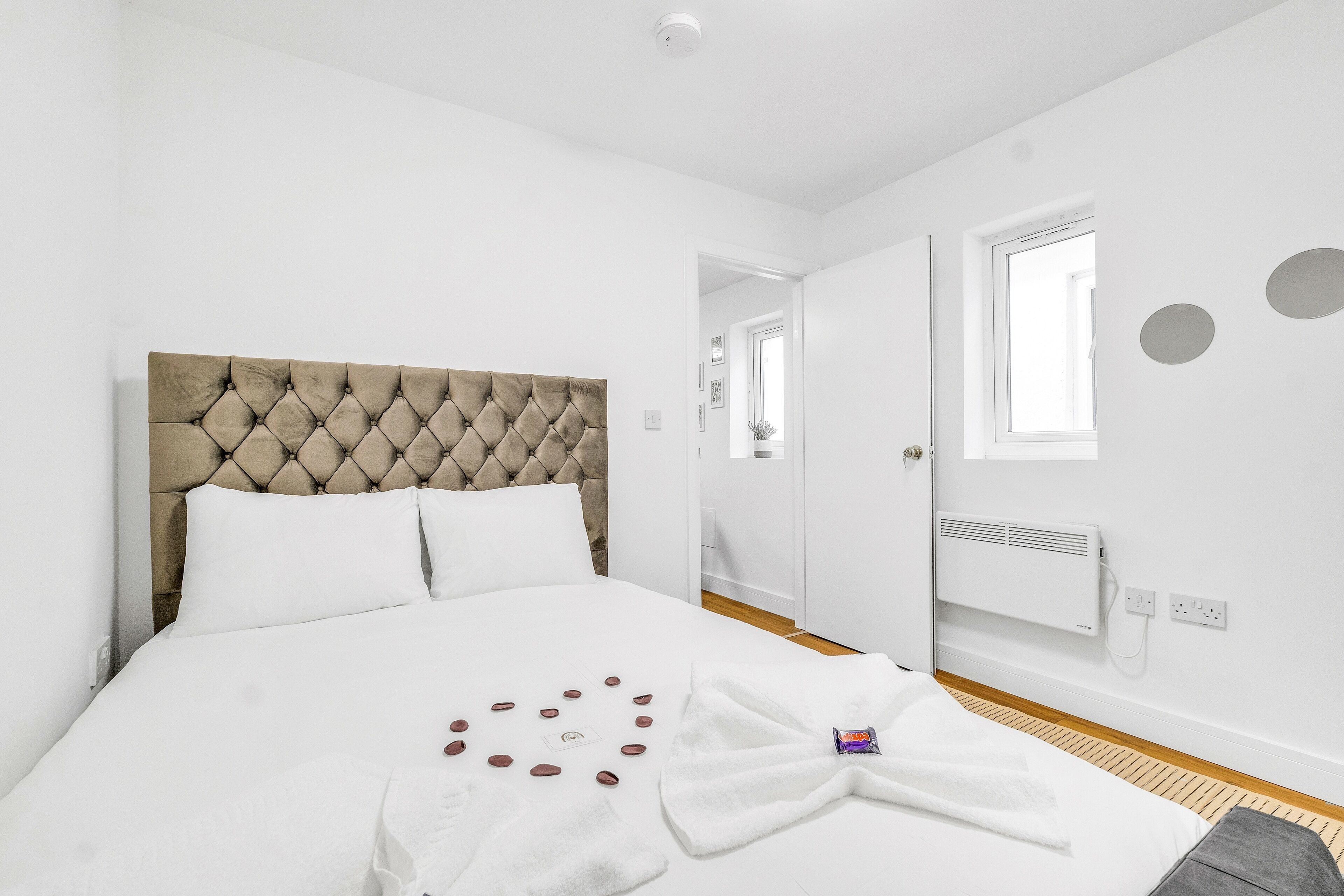 1 soverom, strykejern/-brett, internettilgang og sengetøy