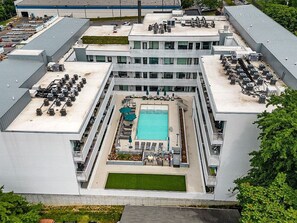 المنشأة من الخارج