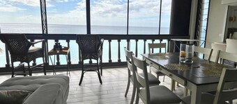 Green Flash by the Sea