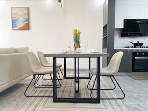 Dining - 3BR Apartment in Kilimani,Nairobi|Capital Rise|12th Floor (Nairobi)