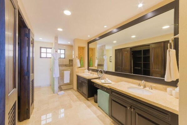 Shower, jetted bath, hair dryer, towels