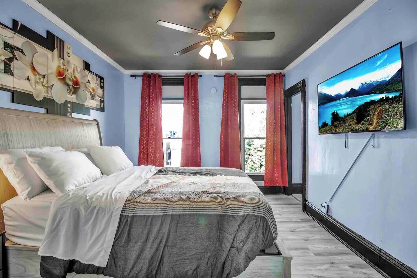 6 bedrooms, iron/ironing board, WiFi, bed sheets