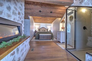 1 soverom, skrivebord, strykejern/-brett og wi-fi (inkludert)