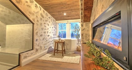 Luxurious, spa-like retreat steps from Main St.