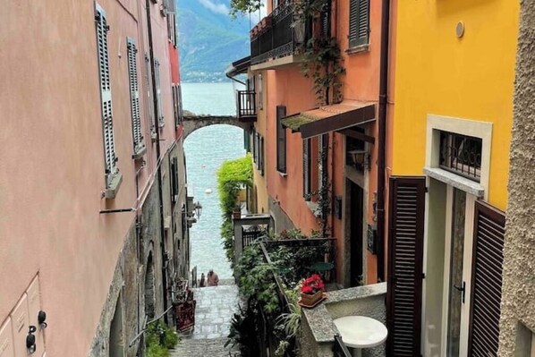 Property grounds - Varenna on foot (no cab needed) (Varenna)