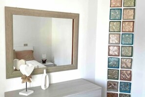 3 bedrooms, WiFi, bed sheets - Varenna on foot (no cab needed) (Varenna)