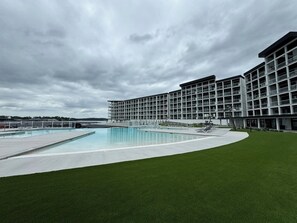 Pool - 515 Doré Lux Topsider, 14’x40’ Slip, Resort Pools, featured on Staycation.TV! (Osage Beach)