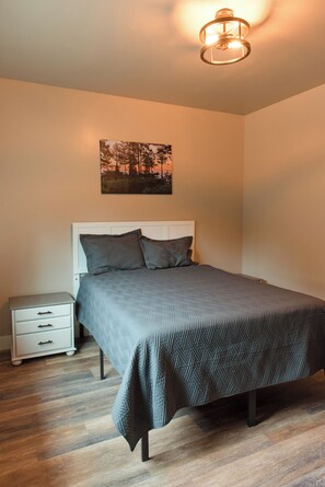 2 chambres, fer et planche à repasser, lit parapluie, Wi-Fi