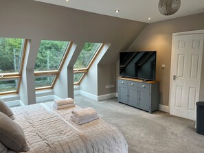 5 bedrooms, iron/ironing board, WiFi, bed sheets - Entire cottage in East Sussex, 12 guests, 5 bedrooms, Hot tub & Games Room (Bexhill-on-Sea)