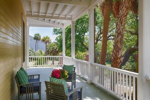 Terrace/patio - Officers Row - Elegant historic mansion w/pool steps from beach (Tybee Island)