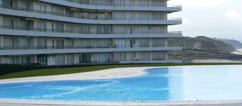 Superb oceanfront apartment with pool and tennis court