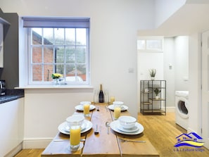 House | Dining - 2br-sleeps4-citycentre-freeparking (Derby)