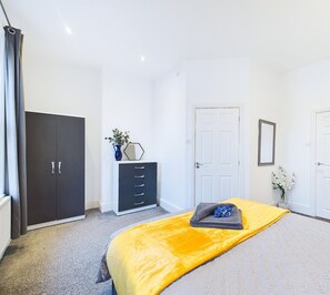 House - 2br-sleeps4-citycentre-freeparking (Derby)